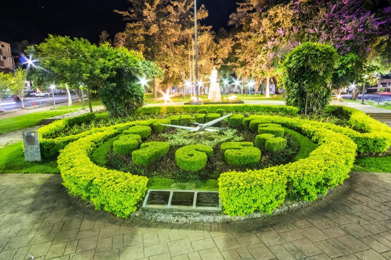 Hotel Dan Inn Pocos De Caldas - A Melhor Localizacao Do Centro By Nacional Inn Екстер'єр фото